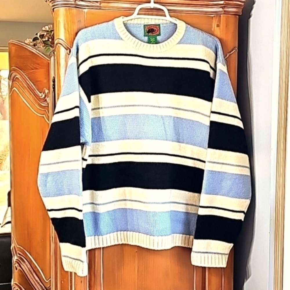 BOSTON TRADER, 100% WOOL. Blue, black, and white striped. Size medium.